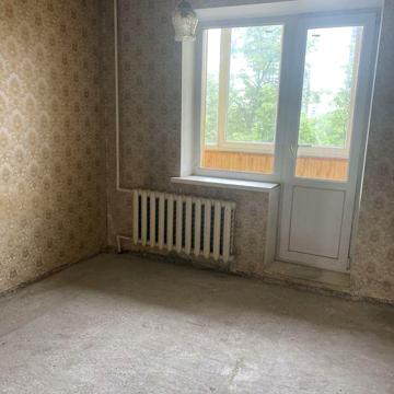 Продам 3 кімнатну проспект Романа Шухевича 6.