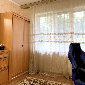Продам 1 кімнатну квартиру на масиві Леваневського