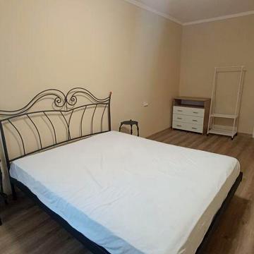 Здам 2к кв. м.Палац Україна, вул.Антоновича, 125