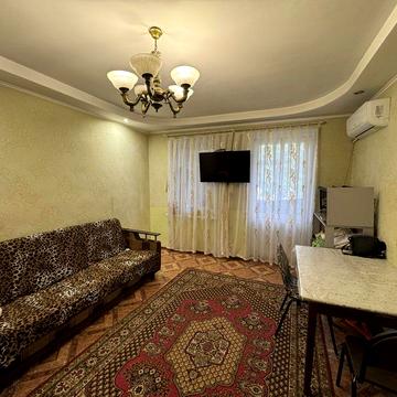 Продам квартиру 2-х кімнатна центр