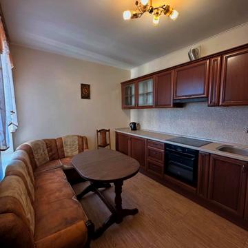 Валерія Лобановського просп. (Червонозоряний), 6-Г