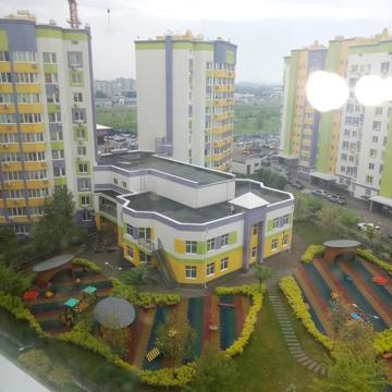Яблунева вул., 5-Б