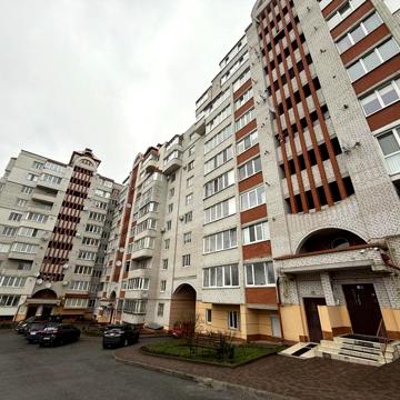 Коновальця вул., 11