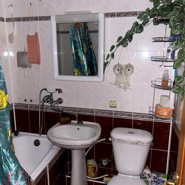 Продам 3- кімнатну квартиру у центрі міста Миронівка