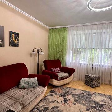 Оренда двокімнатної квартири на Словʼянці