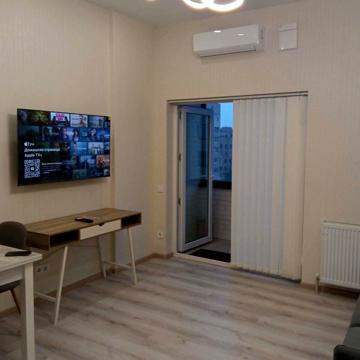Професора Отамановського вул., 4