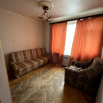 Лісовий просп., 8