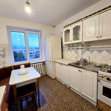 Продам 2х ЧЕШКУ, КОМАРОВА-Південно Кільцева (ліцей №17, садочок №35)