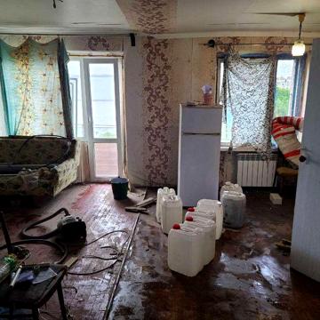 Продаж 3к квартири 72 кв. м на вул. Будівельників 14