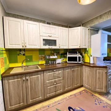 Продаж 2 кім квартири по вул. Хотинській