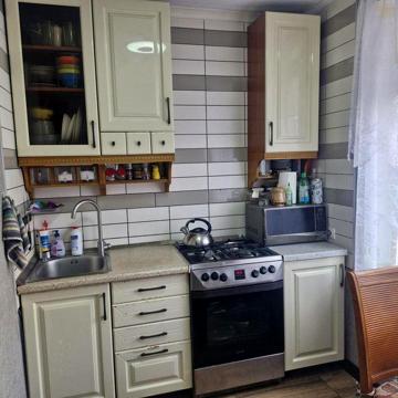 Продається 3-кімнатна квартира з ремонтом і технікою