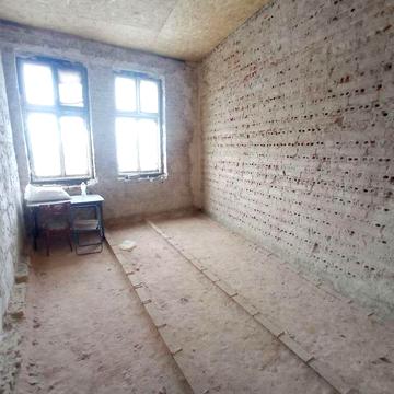 1 кім квартира на пл. Св.Теодора, з фасадними вікнами в центрі міста