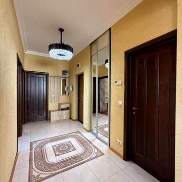 Продається 3-кімнатна квартира, 100 м², 4 поверх