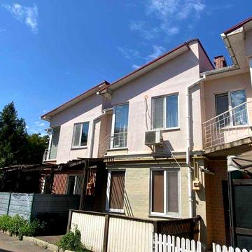 Продам таунхаус в ЖК Академичний на вул. Сахарова