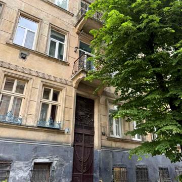 Якова Остряниці вул., 16