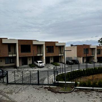Продаж 3-к зданого Таунхаусу