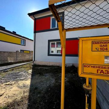 Продам котедж з міськими комунікаціями