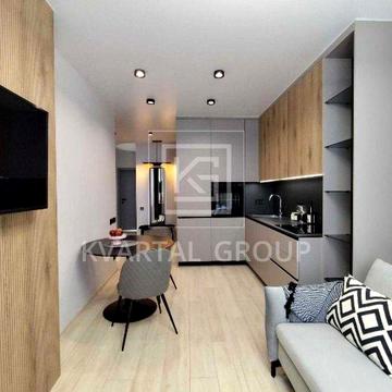 Дизайнерський ремонт. Євро трикімнатна квартира поряд з парком Центр.