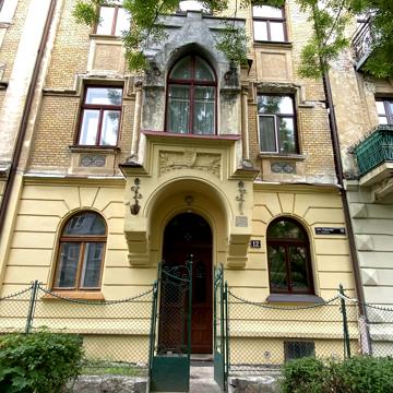Паркова вул. (), 12