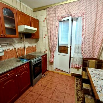 Центр. ЦУМ. Все є.