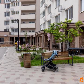 Академіка Заболотного вул., 15-г