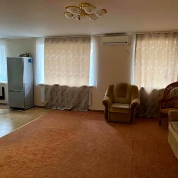 Степана Бандери вул., 16