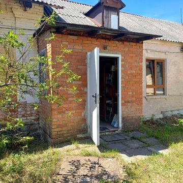 Продам частину житлового будинку  в с. Селекційне