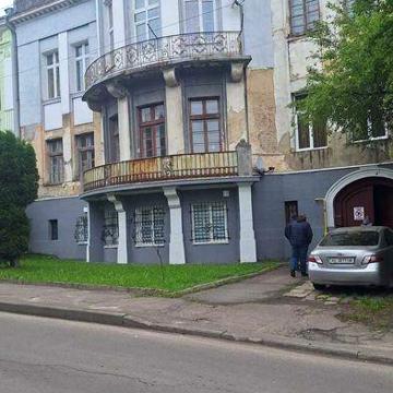 Трикімнатна квартира у центрі м. Дрогобич