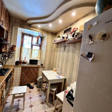 Сдам 4 х к дом на Комитетской ,квартира в 2 уровня с местом для авто