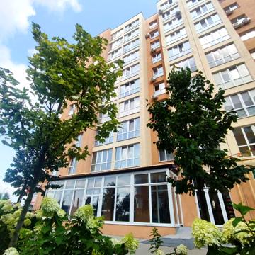 Героїв Небесної Сотні просп., 26/19