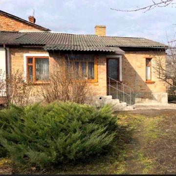 Продаж частини будинку в м. Здолбунів