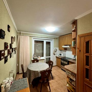 Автозаводська вул., 67