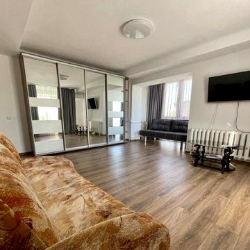 СДАМ!  1комн.р-он Гагарина,5/9,еврор.с меб.техн.-8000 +ком.у.е торг.