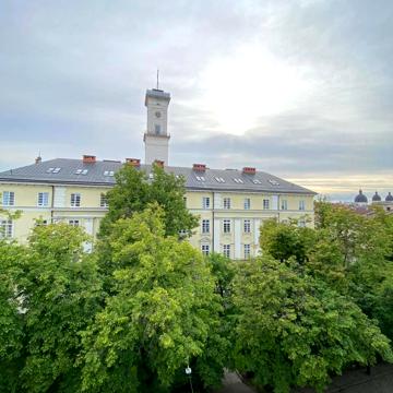 Ринок пл., 8