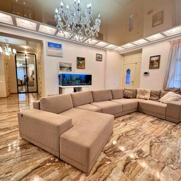 Горіхова вул., 17