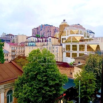 Софіївська вул., 4