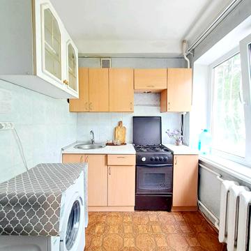 Леоніда Каденюка просп. (Юрія Гагаріна), 13-А