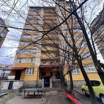 Євгена Коновальця вул., 110