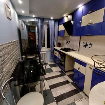 Сдам 3 ком.кв. ул.Янтарная 83.