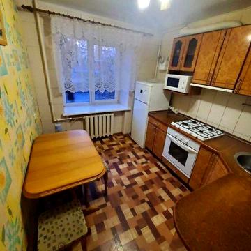 Довгострокова оренда 2к Квартира Яскрава (Тверська) вулиця