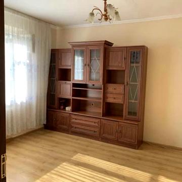 Хуторівка вул., 34