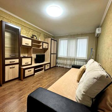 Вишгородська вул., 30