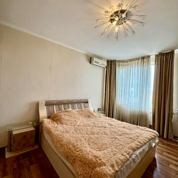 Середньофонтанська вул., 19б