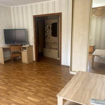 Сдам 2к квартиру Ляпунова,7 м.Научная Шатиловка