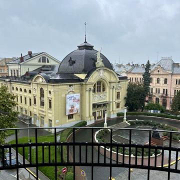 Продаж! Квартира з видом на драмтеатр — історичний центр міста