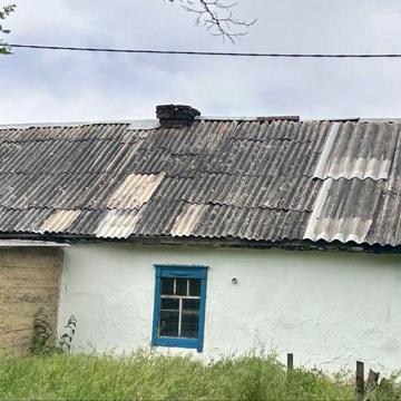 Продам хату в селе под дачу или под снос