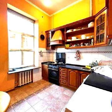 Велика Житомирська вул., 4