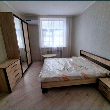 Продам 2к квартиру в Центре.Метро Площадь Конституции.