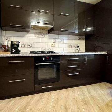 Продам квартиру з ремонтом та меблями ЖК Затишна фазенда