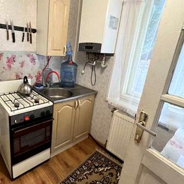 Оренда в центрі 2 -х кімнатного напівособняка